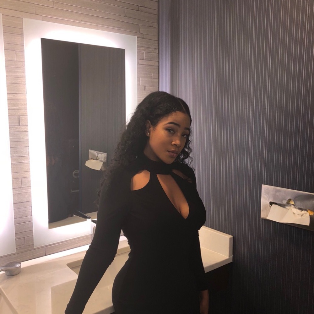 Meet your Posher, Aya